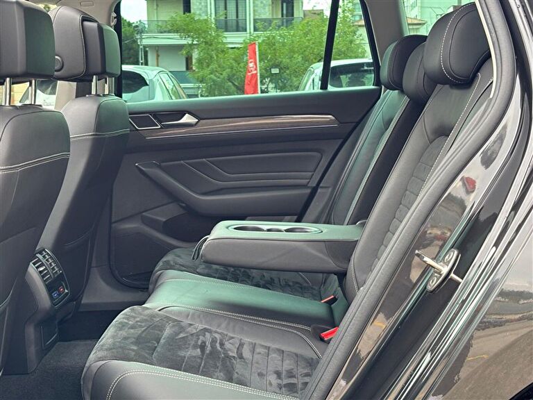 VOLKSWAGEN PASSAT VARIANT