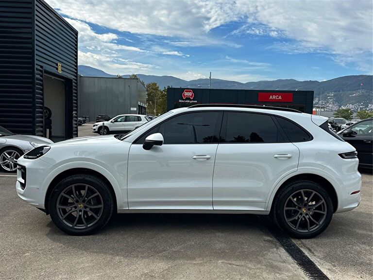 PORSCHE CAYENNE
