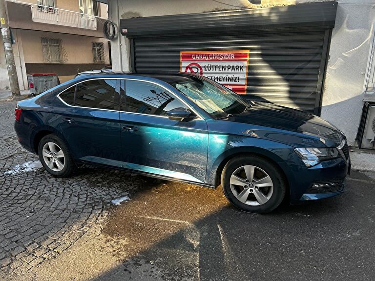 SKODA SUPERB