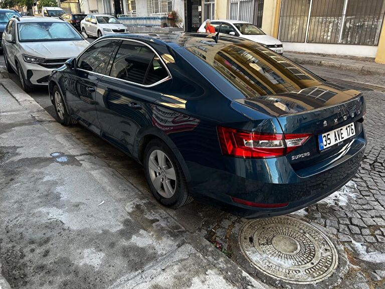 SKODA SUPERB