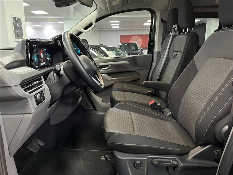 VOLKSWAGEN CARAVELLE