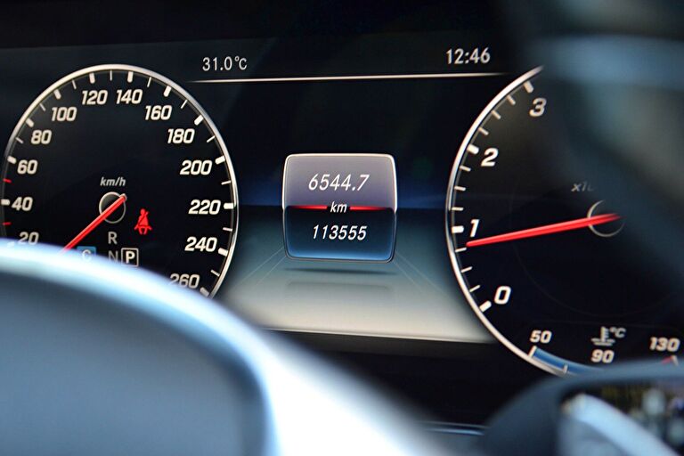 MERCEDES-BENZ E-SERISI