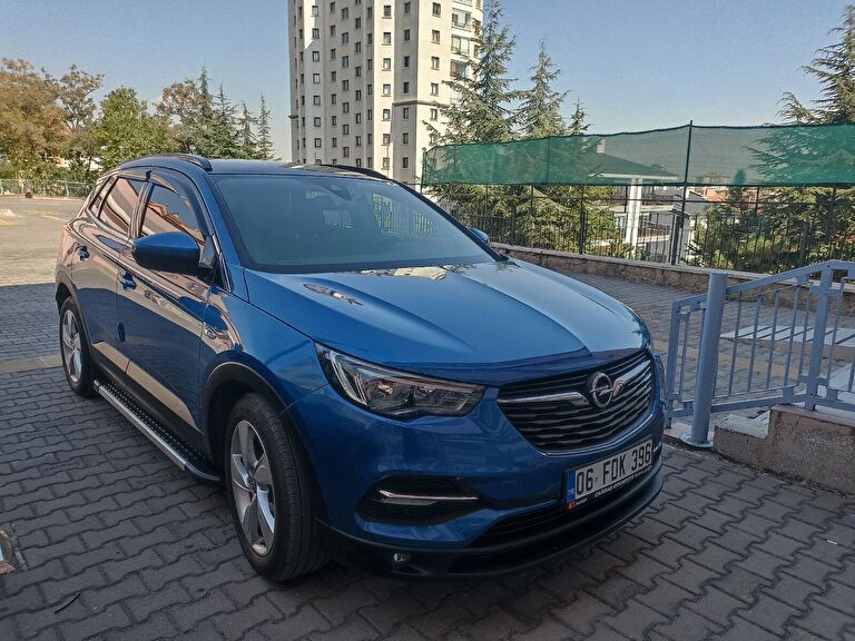 OPEL GRANDLAND X