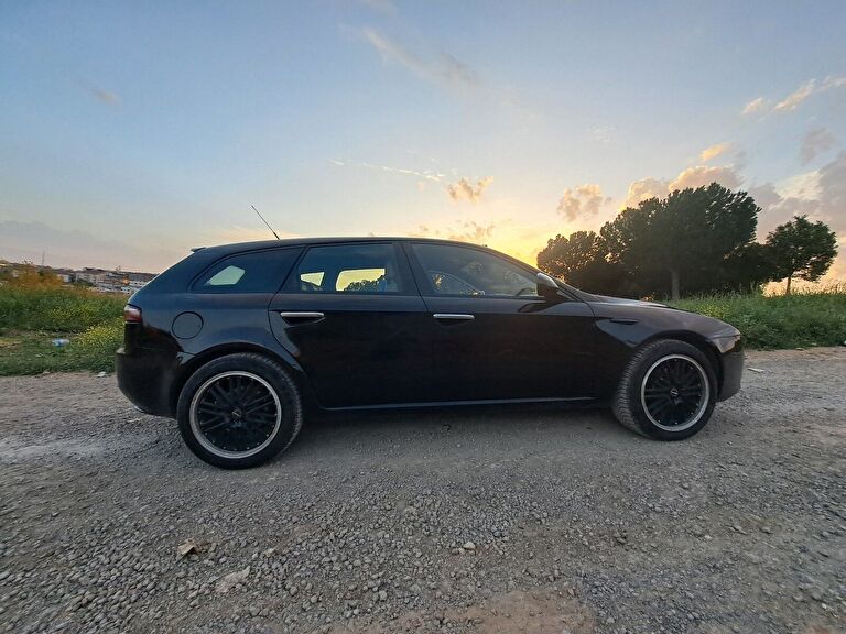 ALFA ROMEO 159