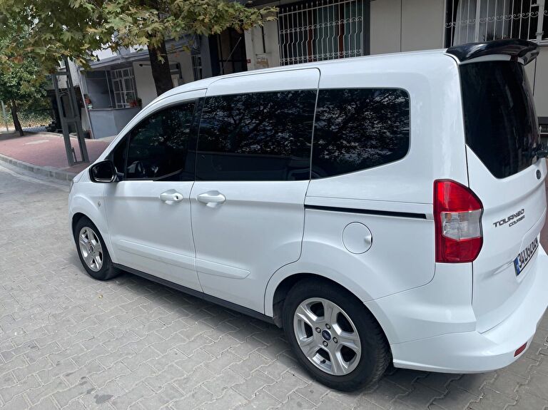 FORD TOURNEO COURIER