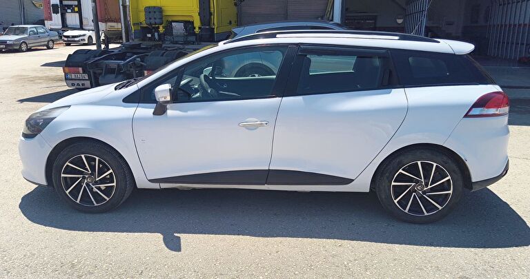 RENAULT CLIO SPORT TOURER