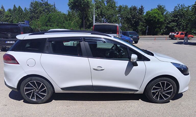 RENAULT CLIO SPORT TOURER