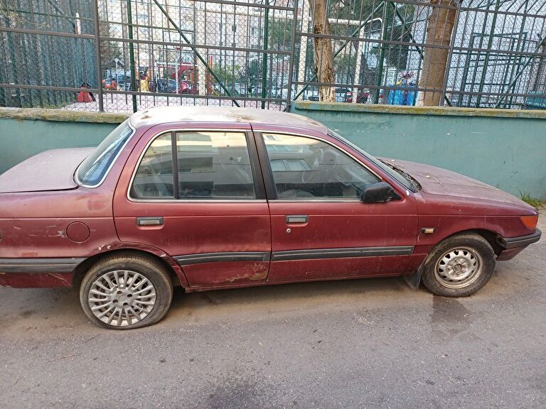 MITSUBISHI LANCER
