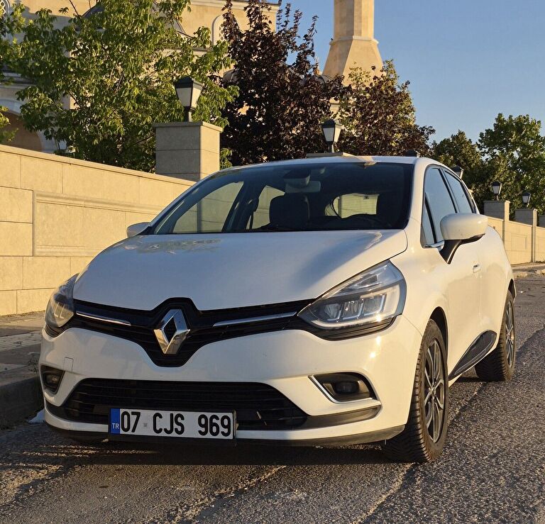 RENAULT CLIO