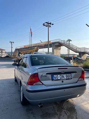 FORD FOCUS