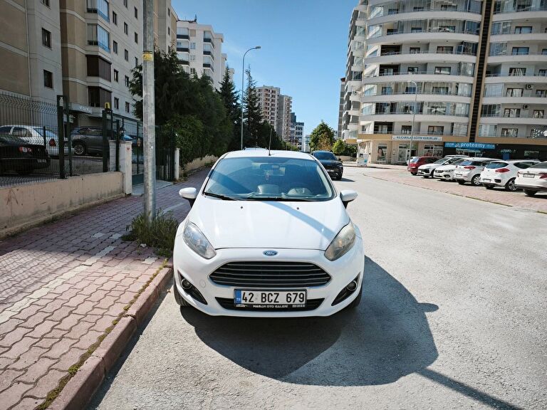 FORD FIESTA