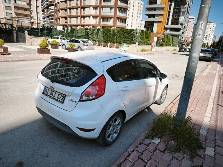 FORD FIESTA