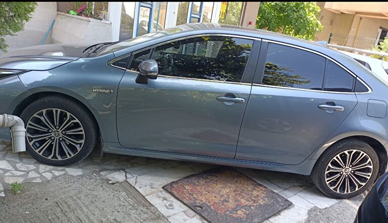TOYOTA COROLLA