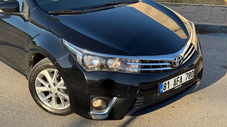 TOYOTA COROLLA