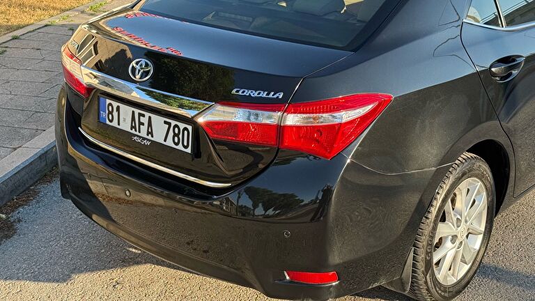 TOYOTA COROLLA