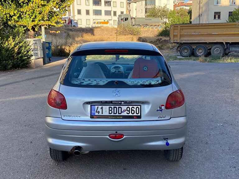 PEUGEOT 206