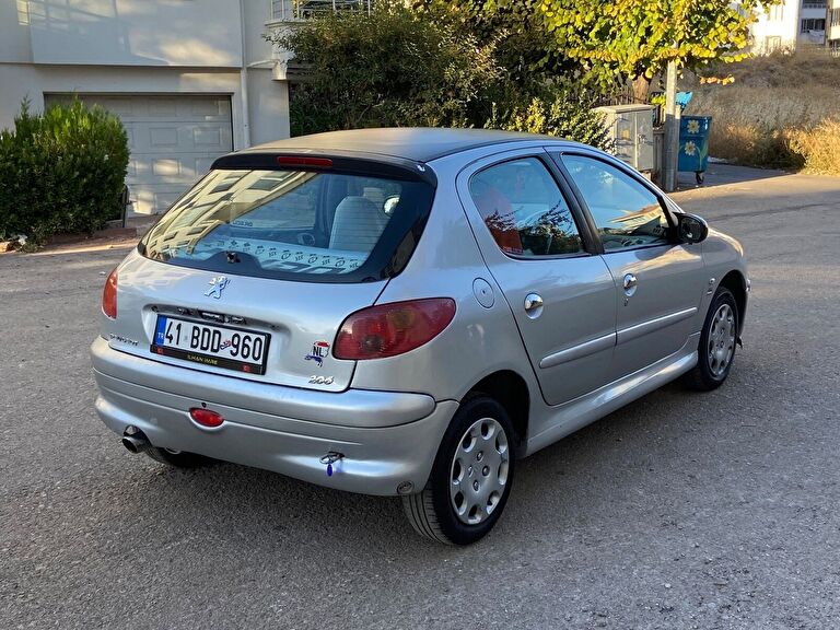 PEUGEOT 206