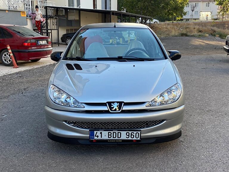 PEUGEOT 206