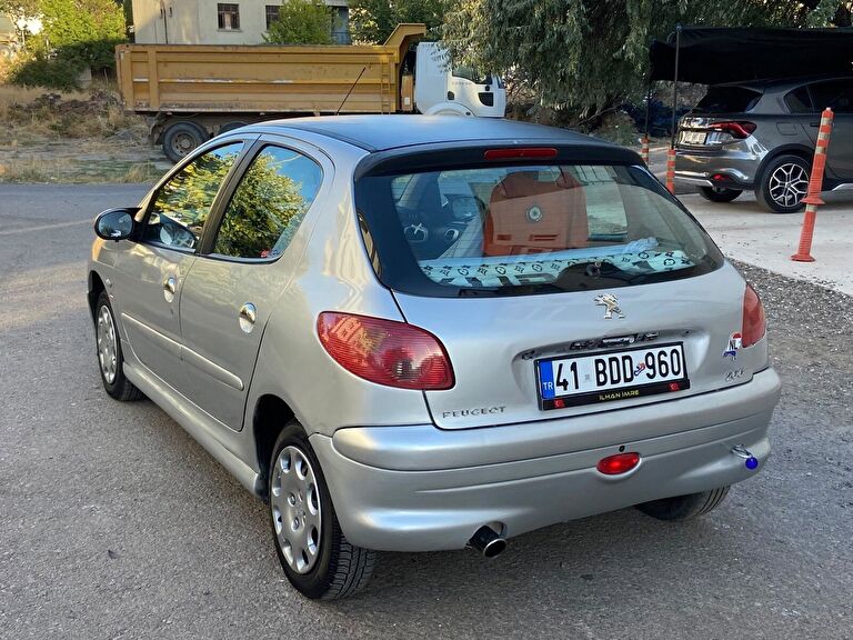 PEUGEOT 206