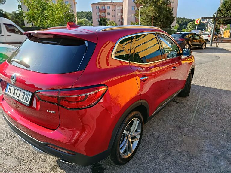 MG HS