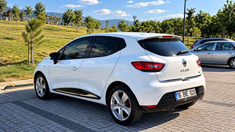 RENAULT CLIO