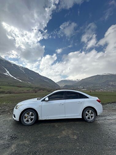 CHEVROLET CRUZE