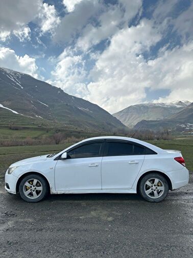 CHEVROLET CRUZE