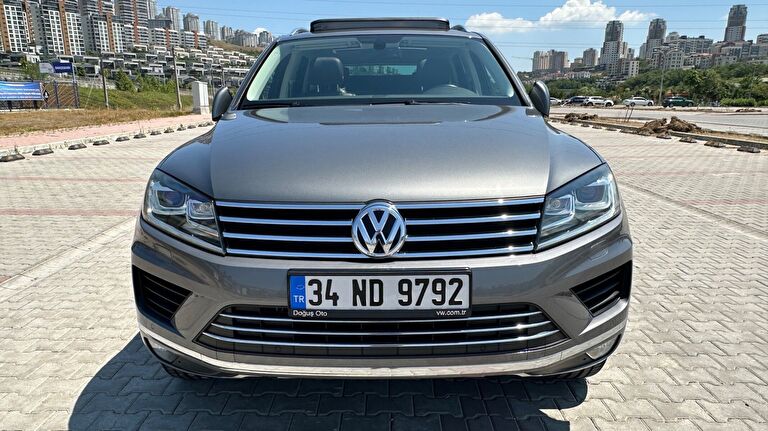 VOLKSWAGEN TOUAREG