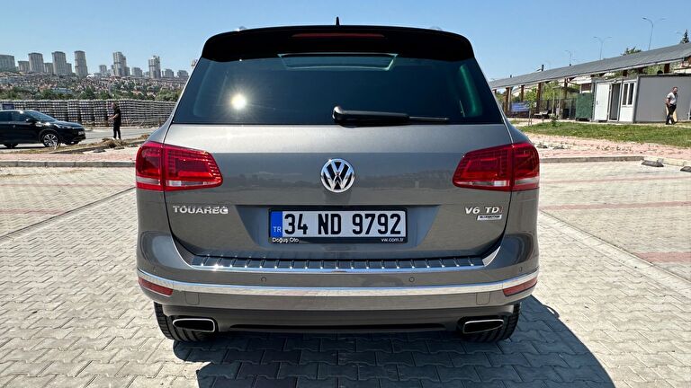 VOLKSWAGEN TOUAREG