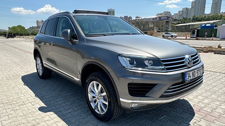 VOLKSWAGEN TOUAREG
