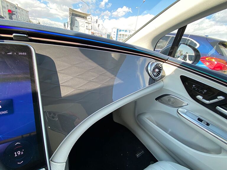 MERCEDES-BENZ EQE