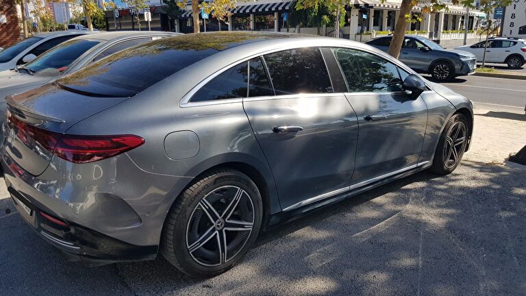 MERCEDES-BENZ EQE