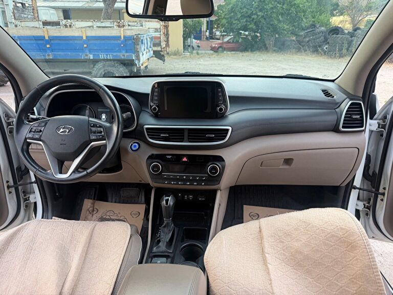 HYUNDAI TUCSON
