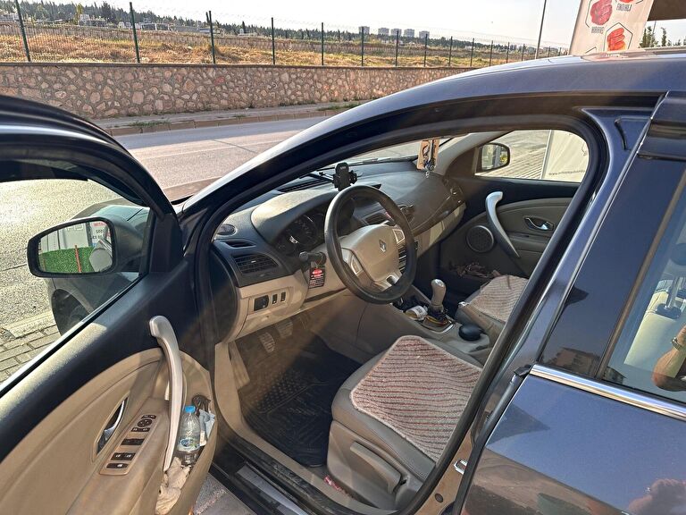 RENAULT FLUENCE