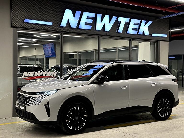 PEUGEOT 5008