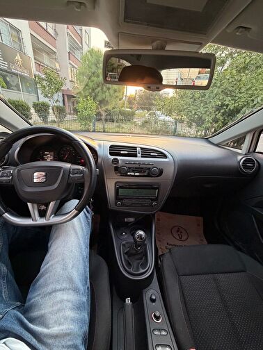 SEAT LEON