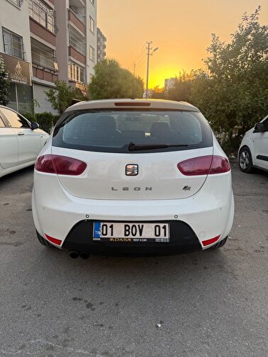 SEAT LEON