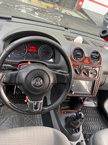 VOLKSWAGEN CADDY