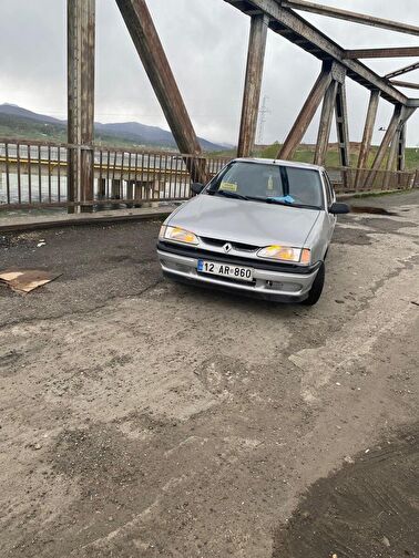 RENAULT 19