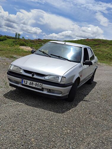 RENAULT 19
