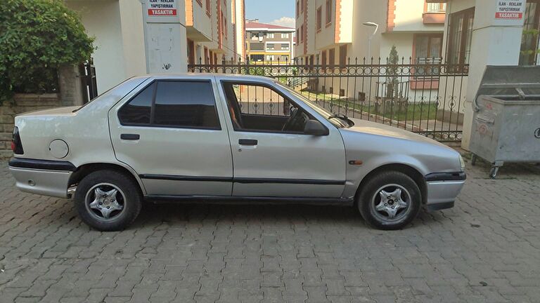 RENAULT 19