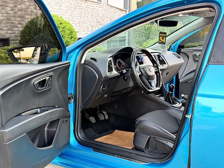 SEAT LEON