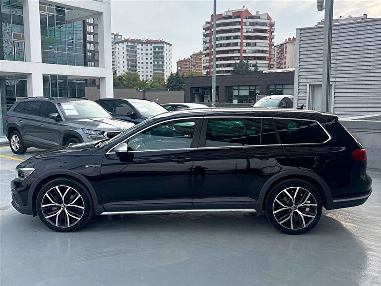 VOLKSWAGEN PASSAT ALLTRACK