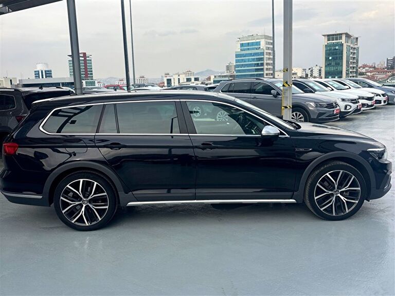 VOLKSWAGEN PASSAT ALLTRACK