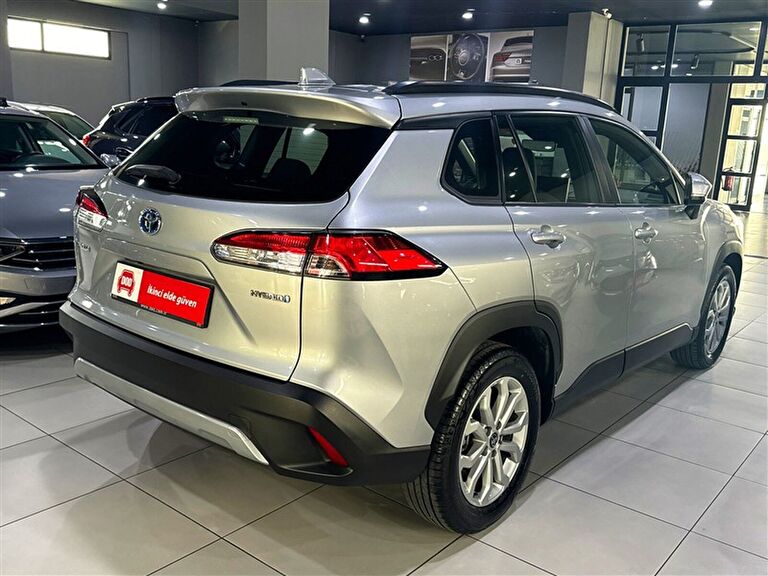 TOYOTA COROLLA CROSS