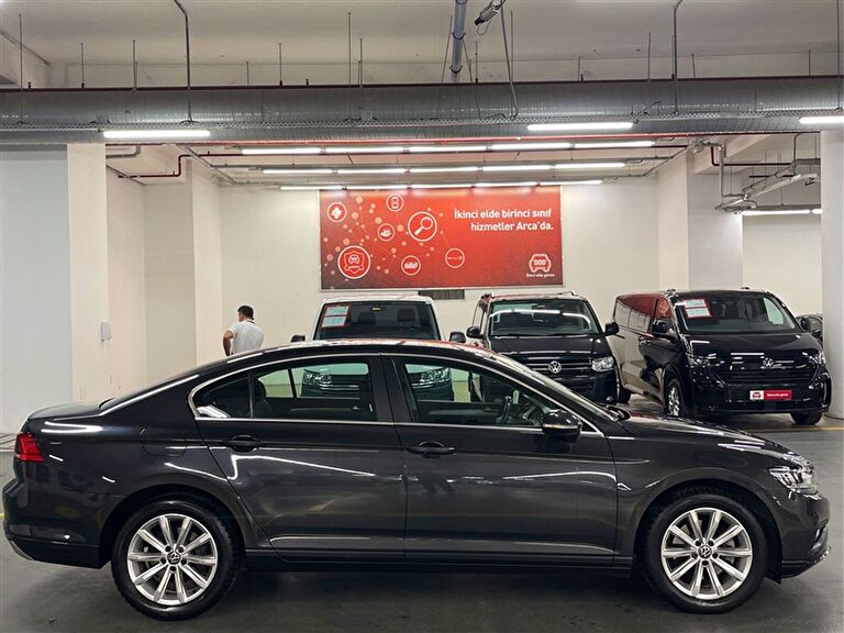 VOLKSWAGEN PASSAT
