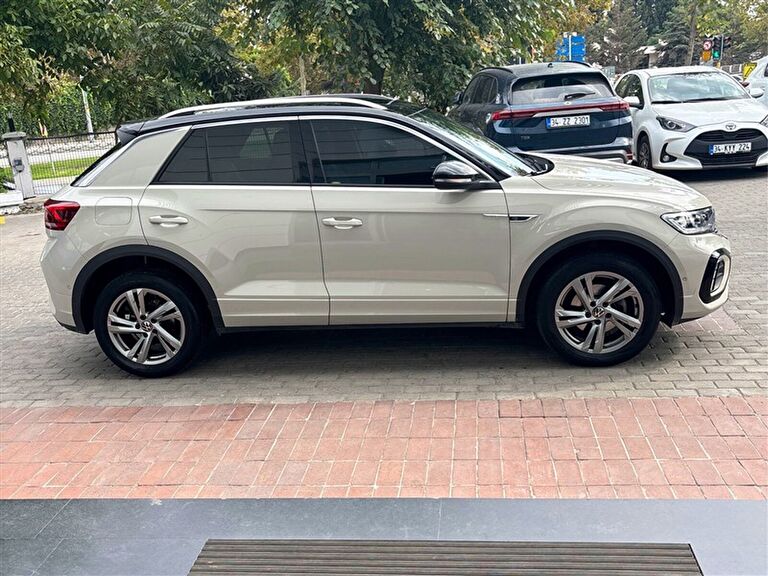 VOLKSWAGEN T-ROC