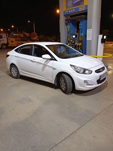 HYUNDAI ACCENT BLUE