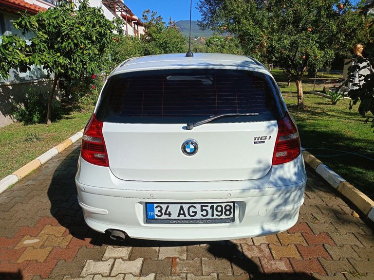 BMW 1 SERISI