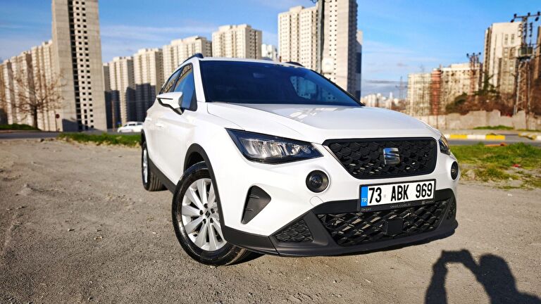SEAT ARONA
